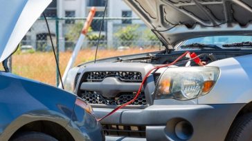 Learning the correct way to jumpstart a car will help to revive your car in no time