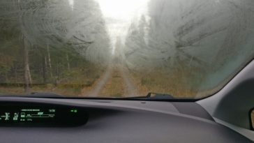 Defogging your windshield using a simple method and drive better with a clear vision