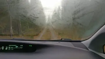 Defogging your windshield using a simple method and drive better with a clear vision