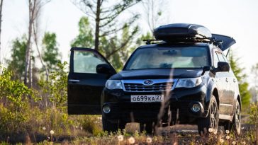 Having a roof box for Subaru Outback looks tremendous