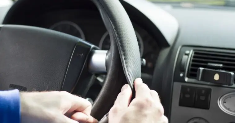 I just bought a new steering wheel cover and now install this cover