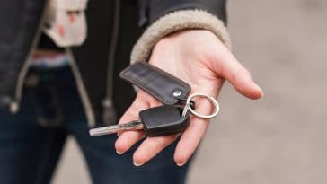 Do i have to reprogram my honda fob after battery replacement? Because it's not working