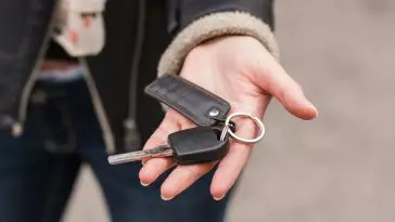 Do i have to reprogram my honda fob after battery replacement? Because it's not working