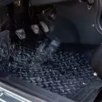 Cleaning dirty and wet carpets in my automotive