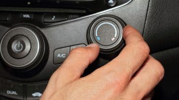 Diagnosing the symptoms of blowing warm air in your car