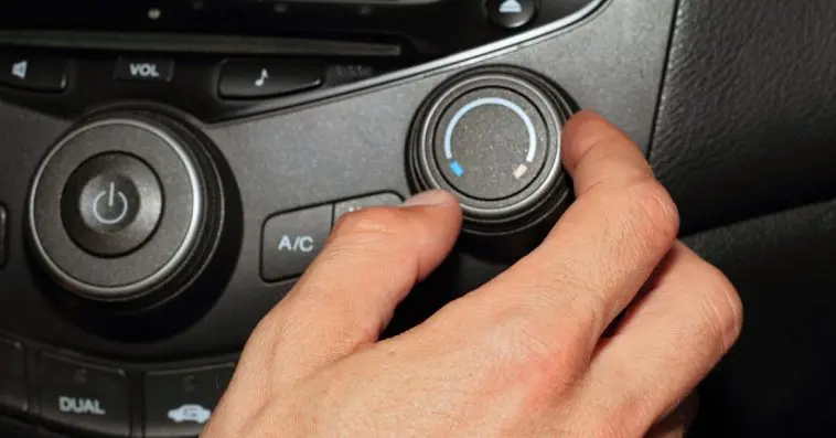 Diagnosing the symptoms of blowing warm air in your car