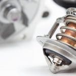 what does a car thermostat do