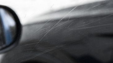 Explaining the ways to get rid of windshield scratches