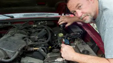 What are the signs of a failing master cylinder