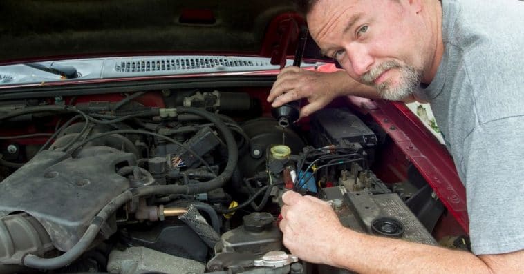 What are the signs of a failing master cylinder