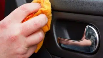 Learning several methods of fixing scratched plastic in your car