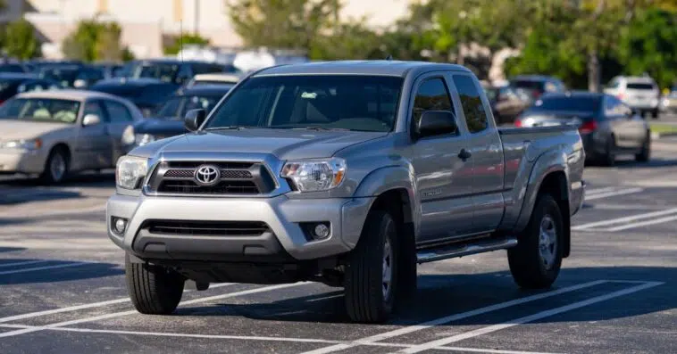 Let's compare the pros and cons of the Toyota Tacoma by year